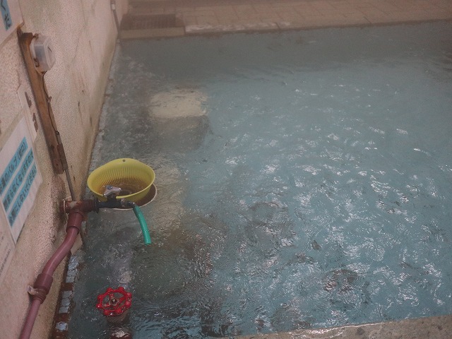 大湯温泉上の湯共同浴場の湯口
