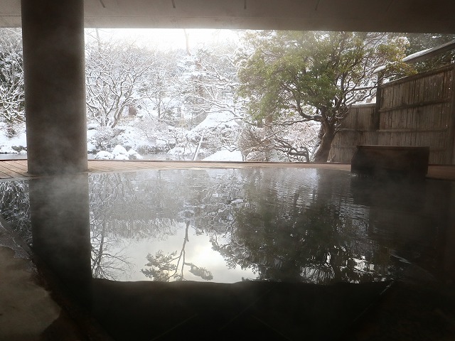 龍門亭千葉旅館の「季」の露天風呂