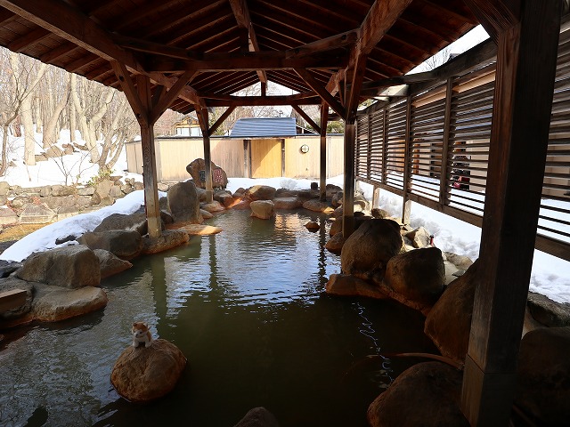 アソベ森いわき荘の新館の露天風呂