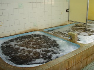 紅梅湯の浴槽