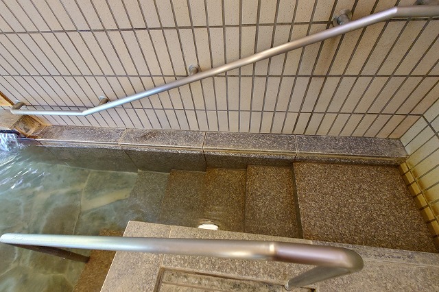 浴槽の階段