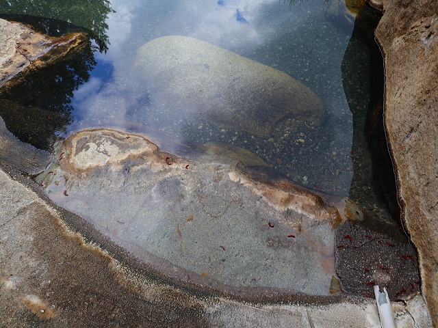 栃尾温泉　荒神の湯のお湯