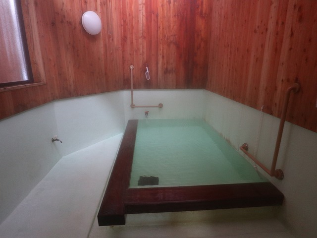 草津温泉　白嶺の湯の浴室