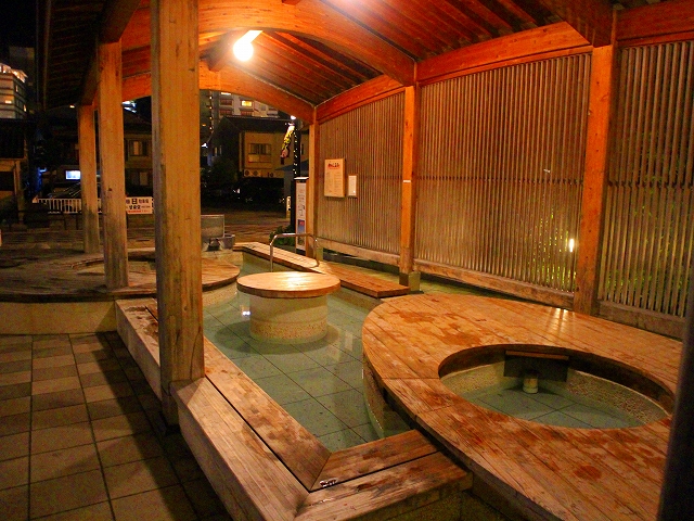 和倉温泉 総湯の足湯