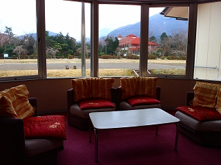 箱根仙石原いこいの家の待合室