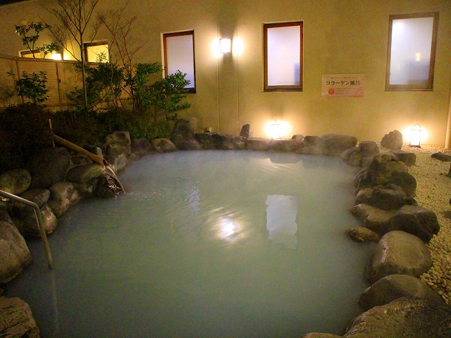 箱根小涌園ユネッサン森の湯のコラーゲン風呂