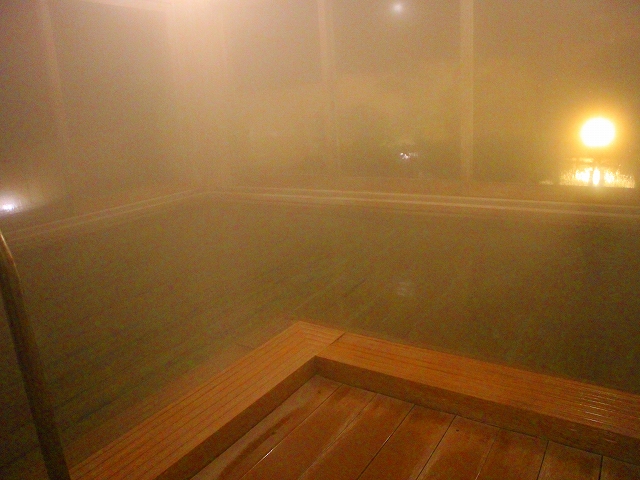 箱根小涌園ユネッサン森の湯の桧風呂