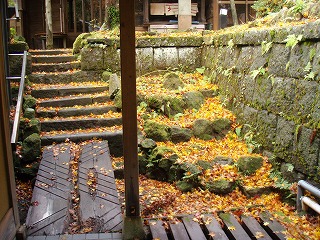 箱根温泉郷きのくにやの貸切風呂への石段