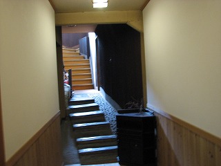 薬師の湯 吉浜の階段・廊下