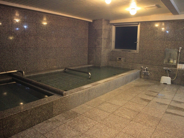 新ロイヤルホテル四万十の大浴場
