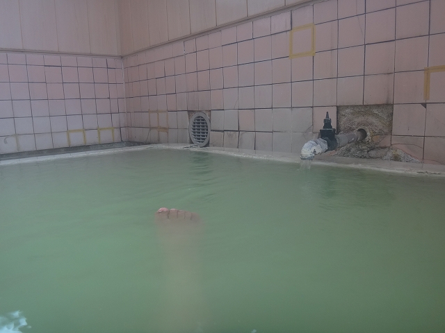 西多賀旅館の緑の濁り湯