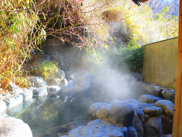 浅間温泉枇杷の湯のお殿様の野天風呂