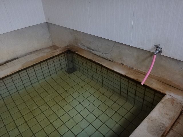 弓松温泉の浴槽