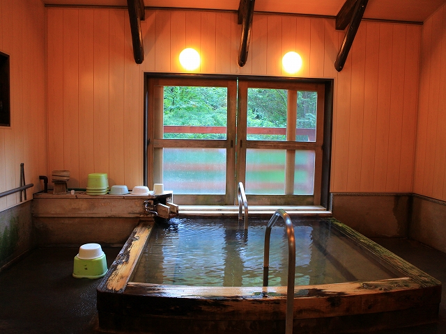 湯平温泉共同浴場 中の湯の浴室