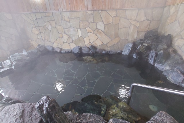 道の駅湯西川の岩風呂の露天風呂