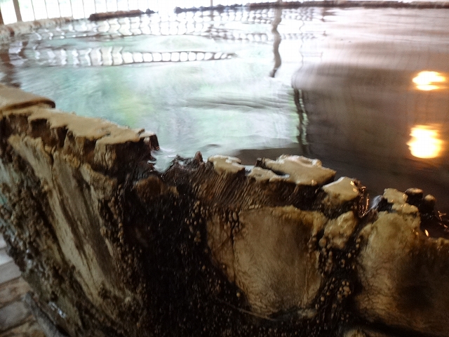 小川温泉の檜桶風呂