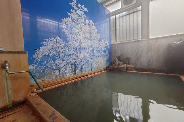 三浦屋旅館の浴室のパネル