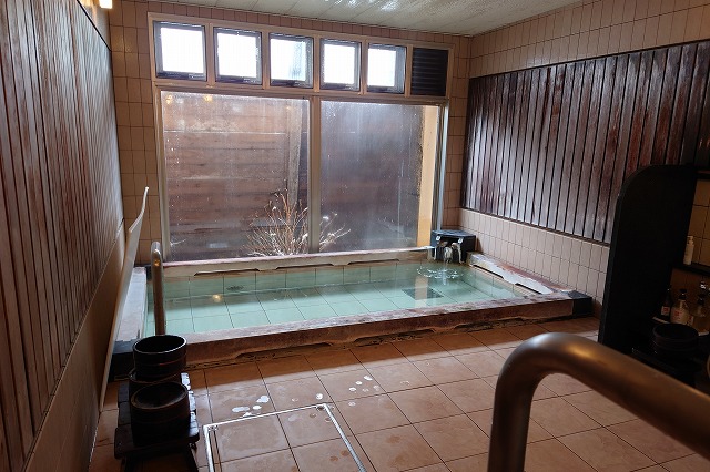 月山志津温泉　仙台屋の浴室
