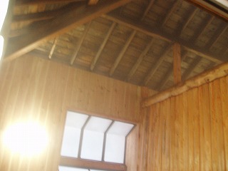 草津温泉　喜美の湯の窓と天井