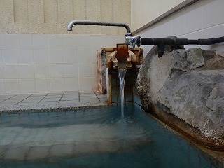 渋温泉松の湯の湯口