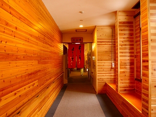 新玉川温泉の浴室に至る廊下